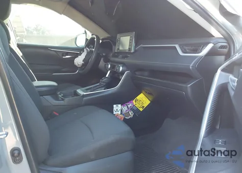 2021 Toyota Rav4 Xle z USA, uszkodzony, nr VIN 2T3W1RFVXMW181317